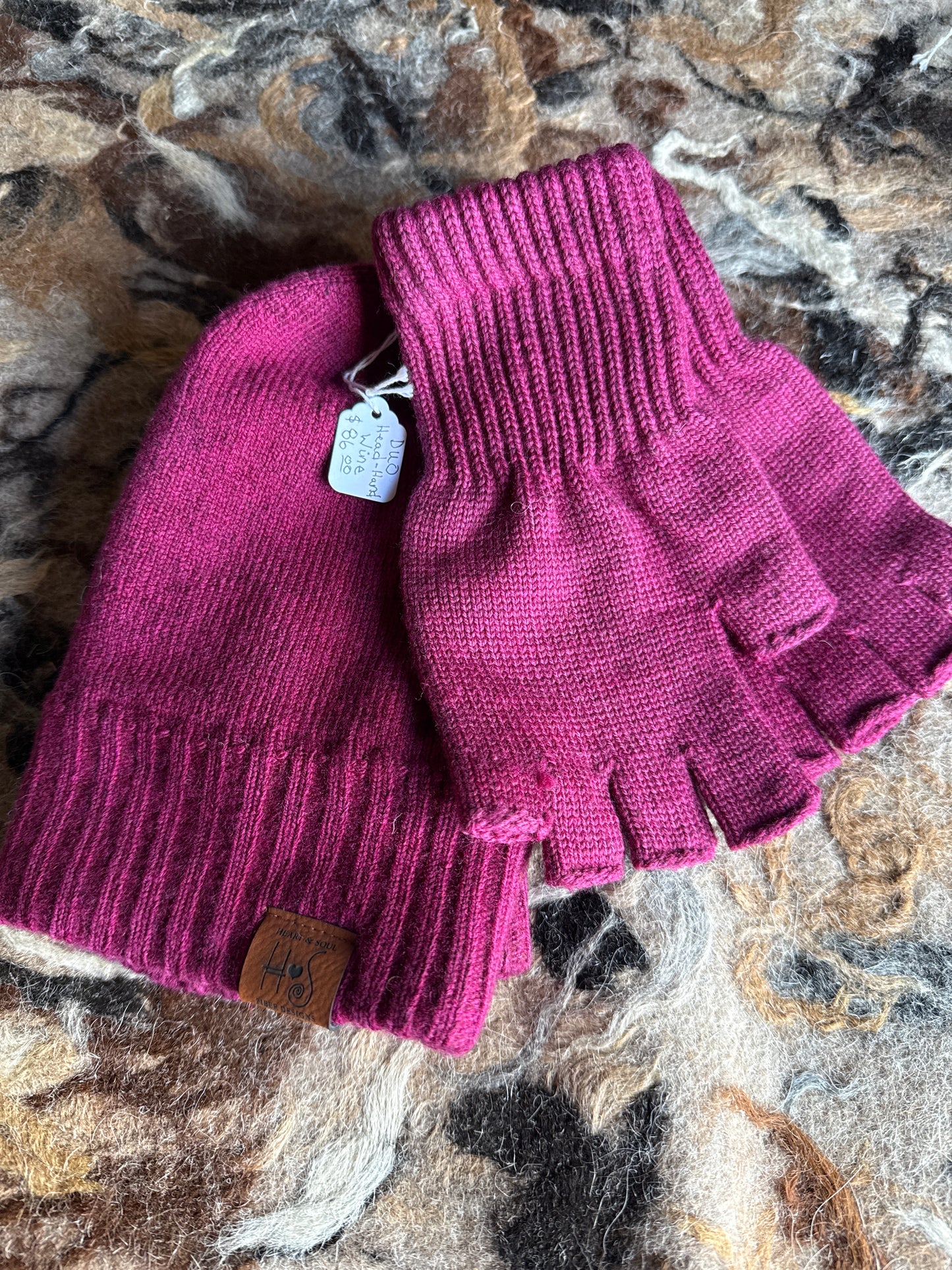 Hat & Hand Duo- Pacarino