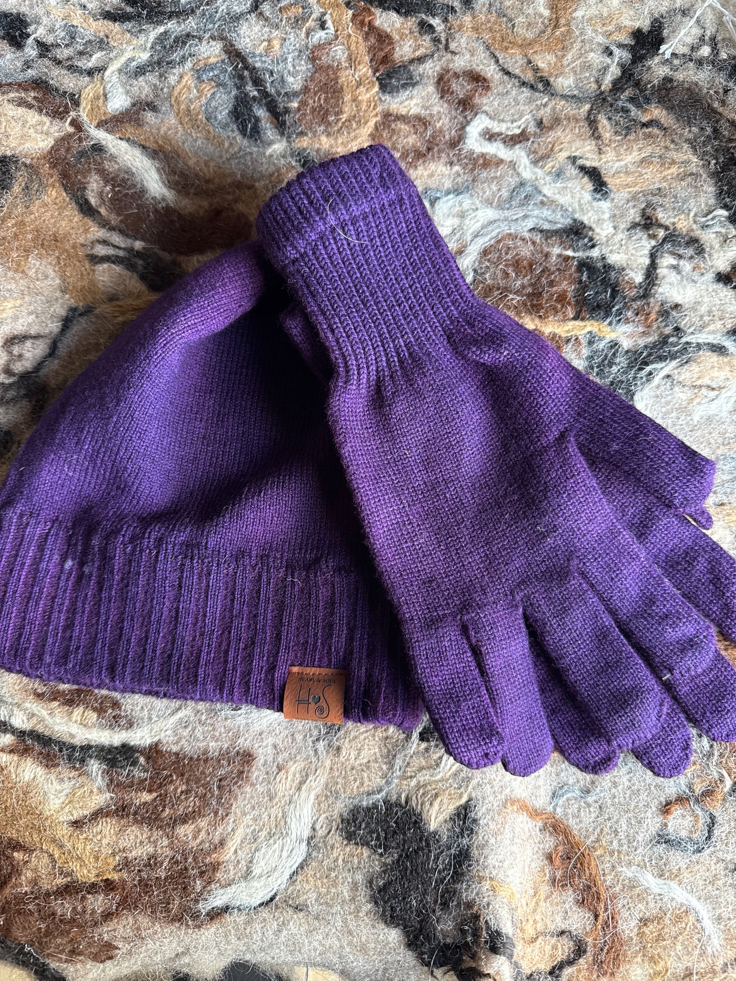 Hat & Hand Duo- Pacarino