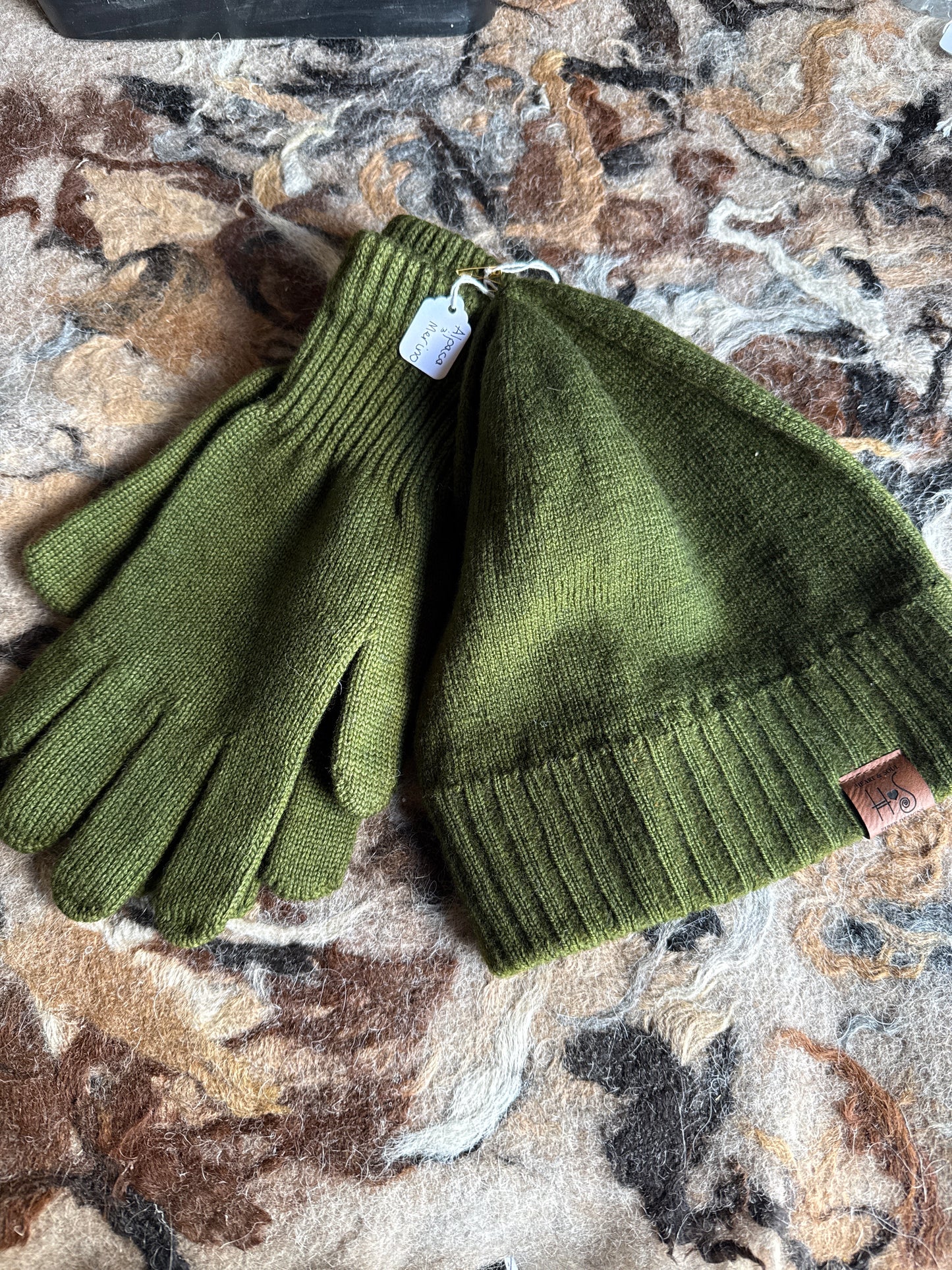 Hat & Hand Duo- Pacarino